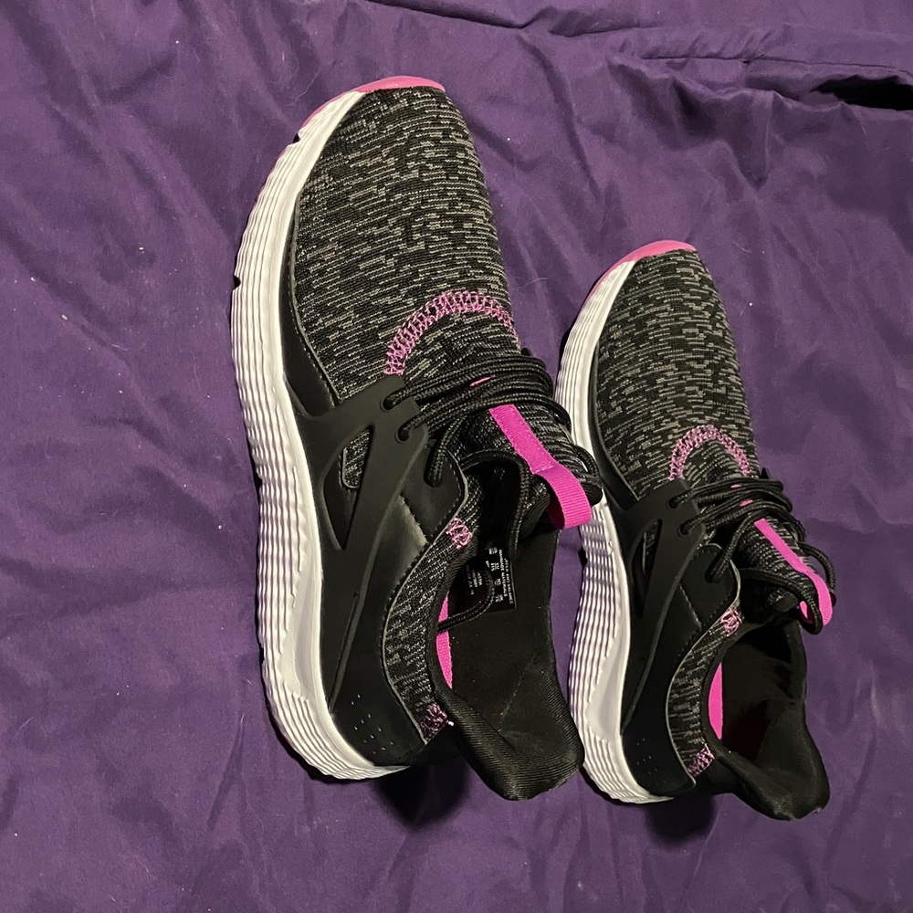 Everlast Black and Pink Women's Sneakers
